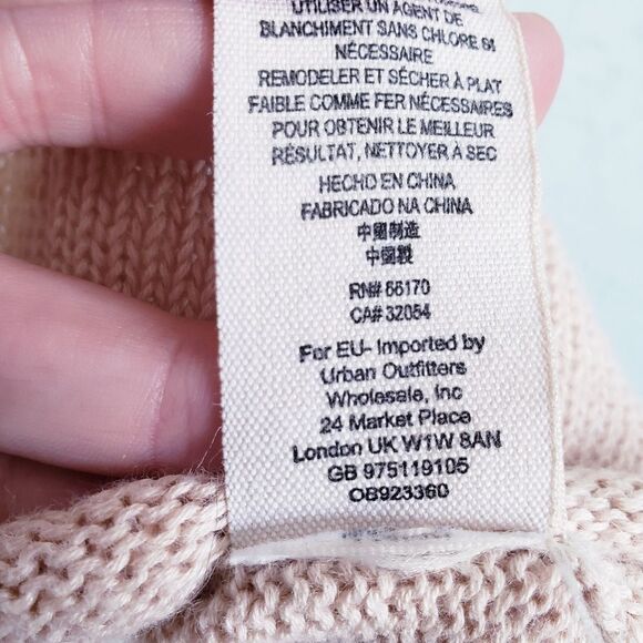 Free People‎ - Picture 2 of 6